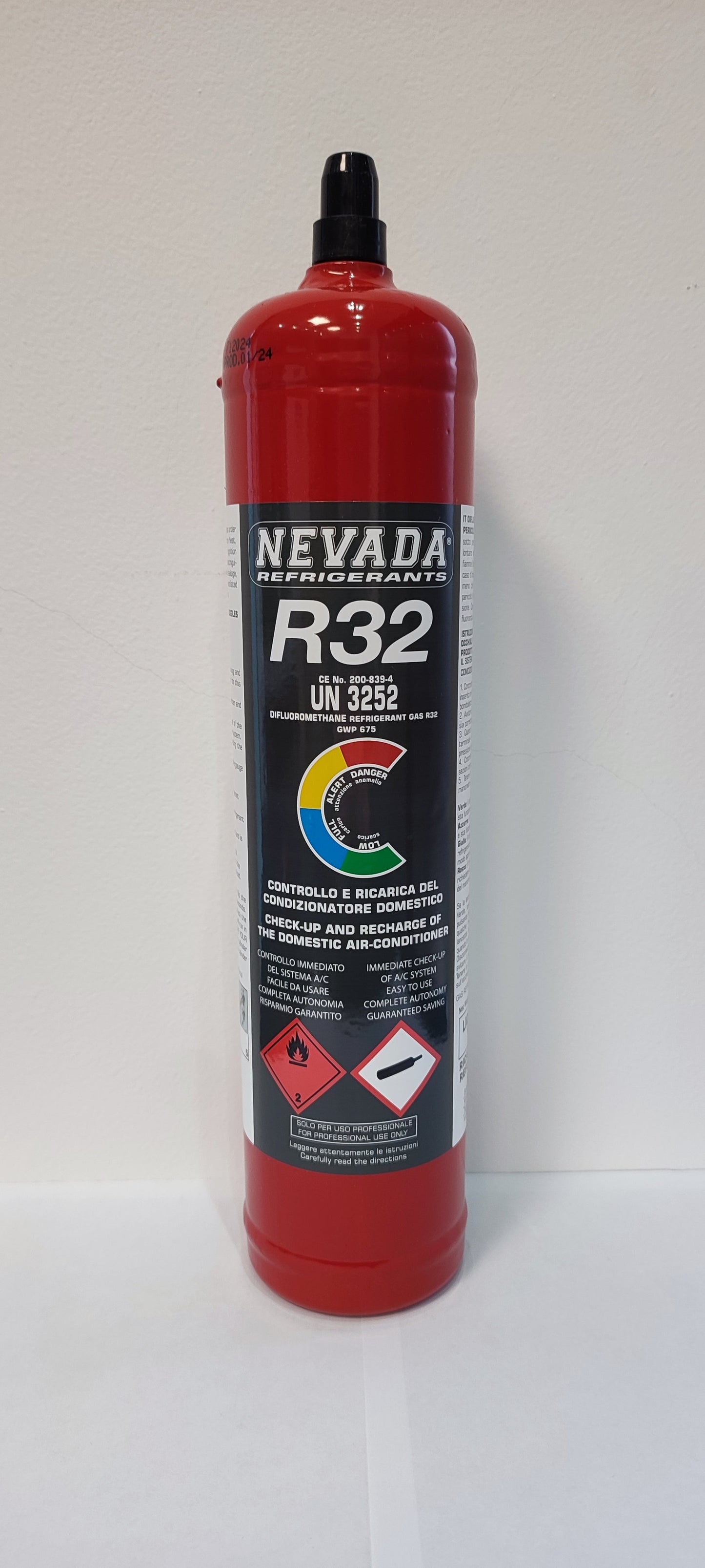 Refrigerant R32 780g with filling hose &amp; pressure gauge, for air conditioning &amp; heat pump