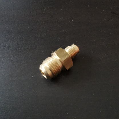 Verbindungsnippel 3/8" x 1/4" Reduziernippel für gebördelte Kältemittelleitungen